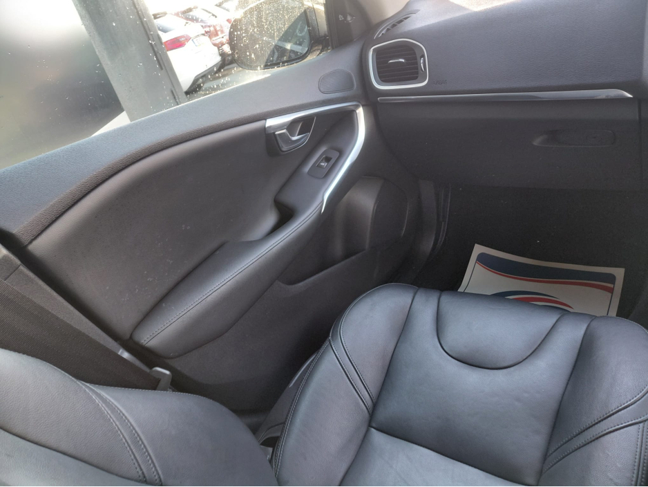 2014 Volvo V40 1.6L Petrol For Sale Images