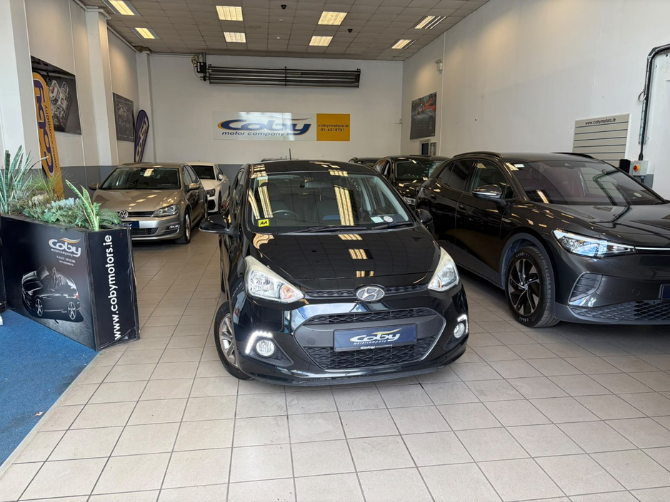 Hyundai i10 1.0 Deluxe Auto 4DR. Irish Car, NCT & TAX, 2Keys, Bluetooth, MFSW, Air Conditioning, Irish Radio, Alloy Wheels, Folding Rear Seats, Luggage Cover, USB/AUX and more. — thumbnail 2