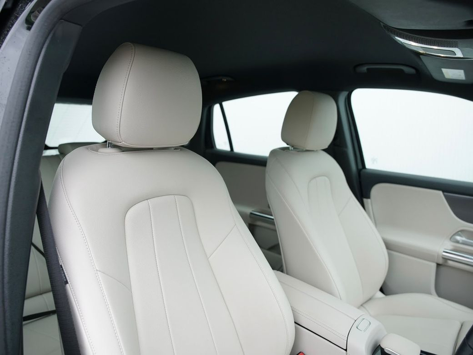 Mercedes-Benz GLA Class D 5DR Auto — thumbnail 20