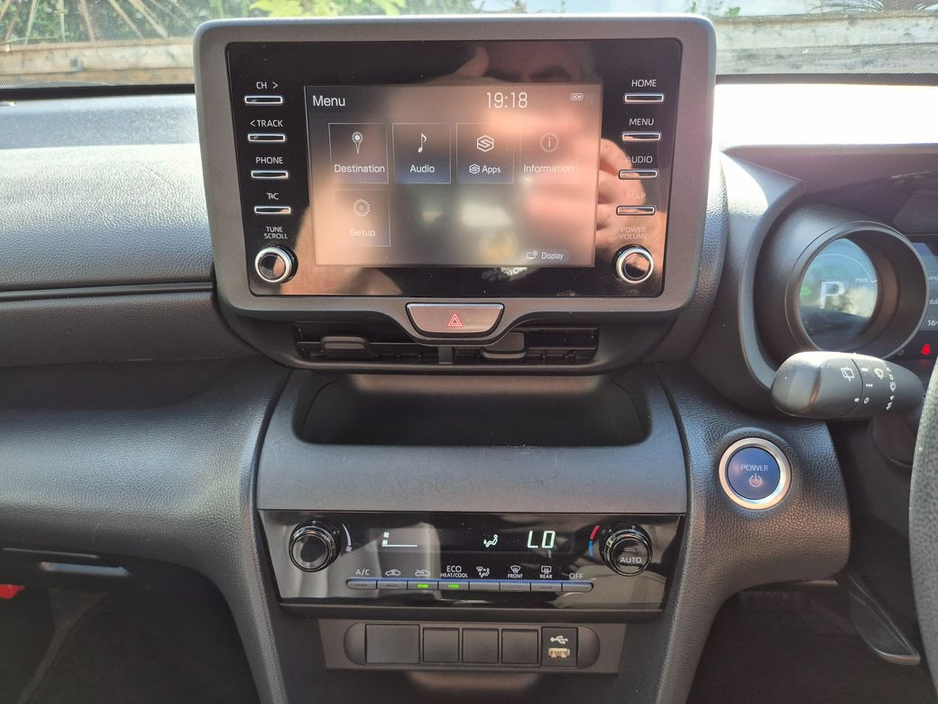 Toyota Yaris Cross 1.5 HYBRID / X SPEC / LOW MILEAGE / TAX €150 — thumbnail 21