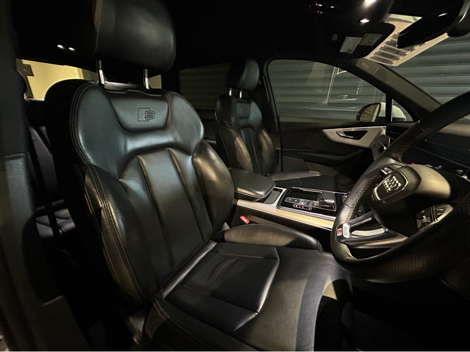 2020 Audi Q7 3L Petrol Plug-in Hybrid For Sale Images