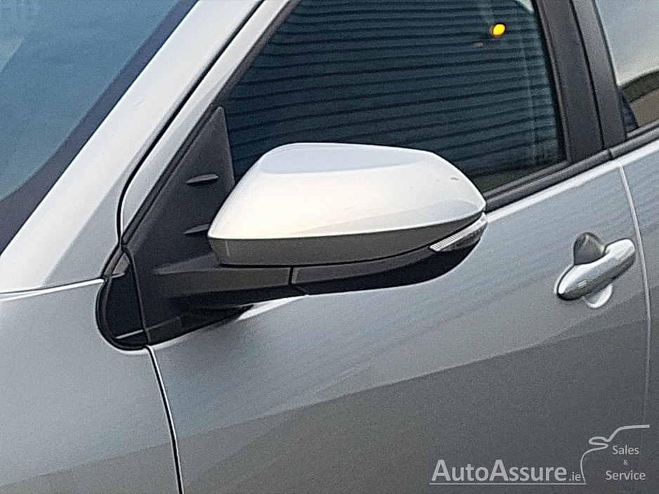 2022 Toyota Yaris 1.5L Hybrid For Sale Images
