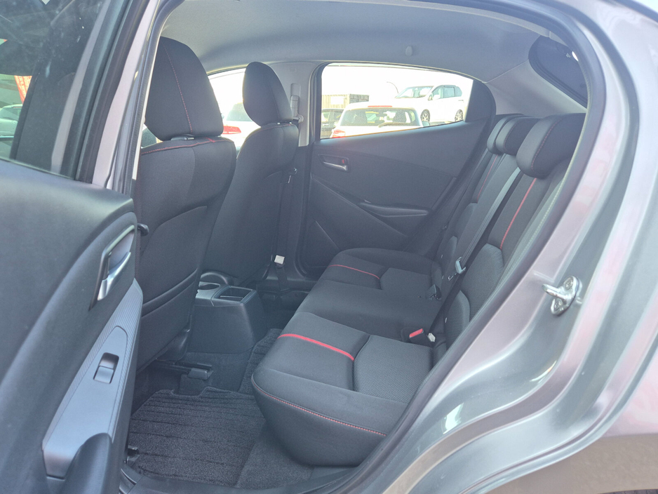 Mazda Demio — thumbnail 15