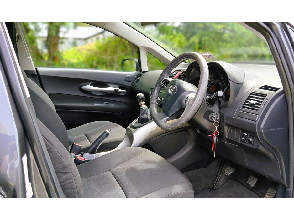 2012 Toyota Auris 1.4L Diesel For Sale Images
