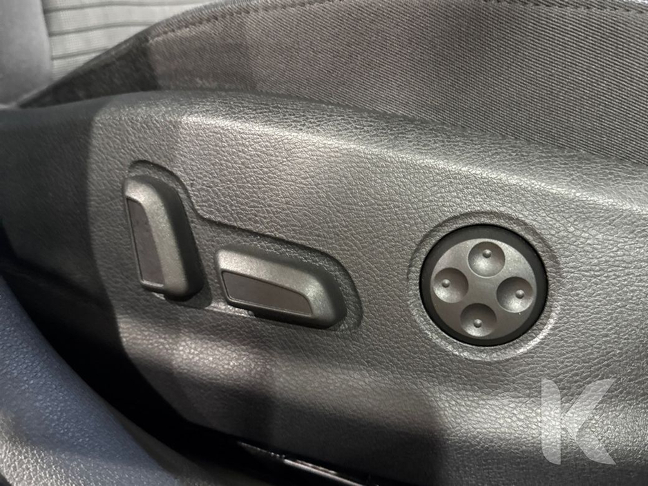 Audi A3 1.4 AUTOMATIC - BLACK STYLING EDITION - UPGRADED ALLOYS - FLAT BOTTOM STEERING WHEEL - CRUISE CONTROL - REVERSE CAMERA - HEATED SEATS — thumbnail 22