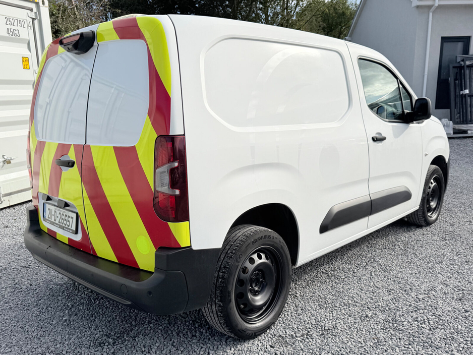 2021 Peugeot Partner 1.5L Diesel For Sale Images