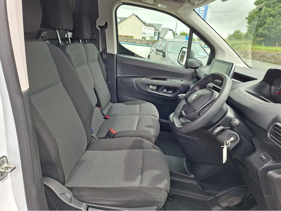 2023 Peugeot Partner 1.5L Diesel For Sale Images