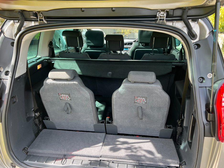 2013 Peugeot 5008 1.6L Diesel For Sale Images