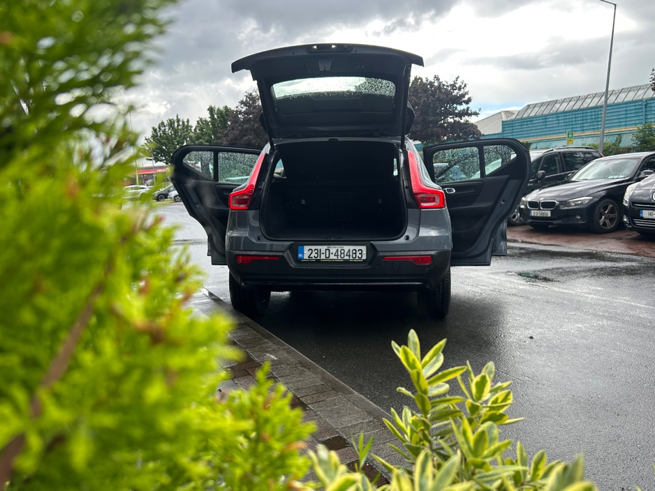 2023 Volvo XC40 1.5L Petrol Plug-in Hybrid For Sale Images