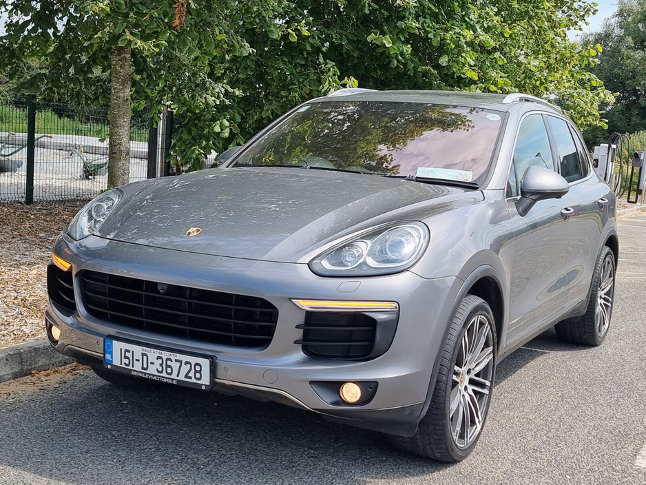2015 Porsche Cayenne 3L Petrol Plug-in Hybrid For Sale Images