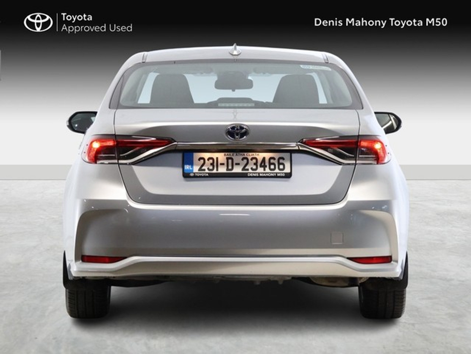 Toyota Corolla Luna Hybrid Saloon — thumbnail 4