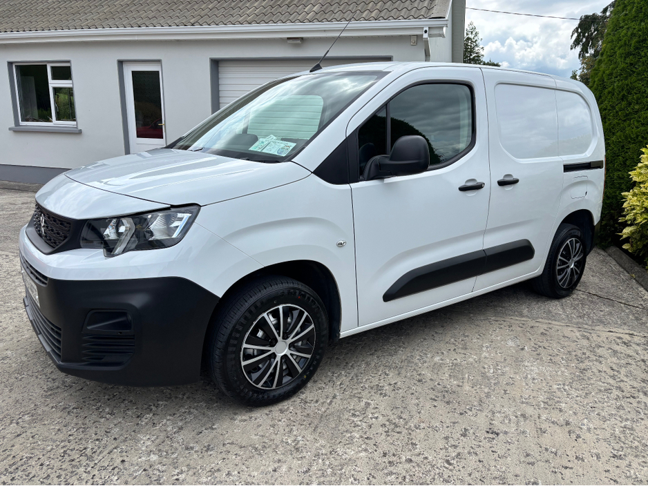 2023 Peugeot Partner 1.5L Diesel For Sale Images