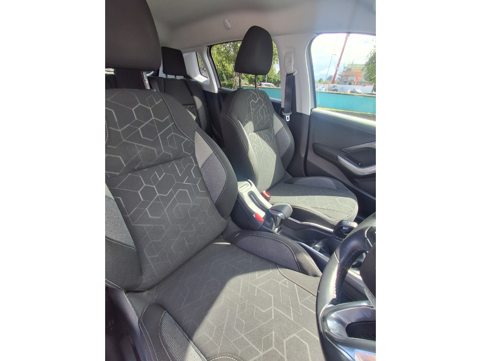 Peugeot 2008 ACTIVE 1.2 PURETECH 82 6. 6.2 4DR — thumbnail 5