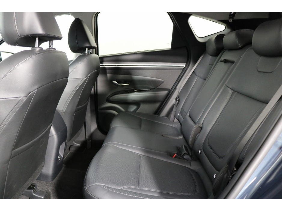 Hyundai Tucson Executive Plus Diesel 1.6L SUV - Avail of 4.9% APR Finance - Very Well-Kept, One Previous Owner and Mooney - — thumbnail 12
