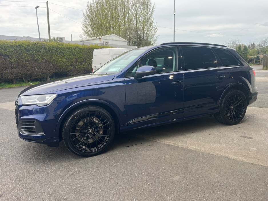 2022 Audi Q7 3L Petrol Plug-in Hybrid For Sale Images