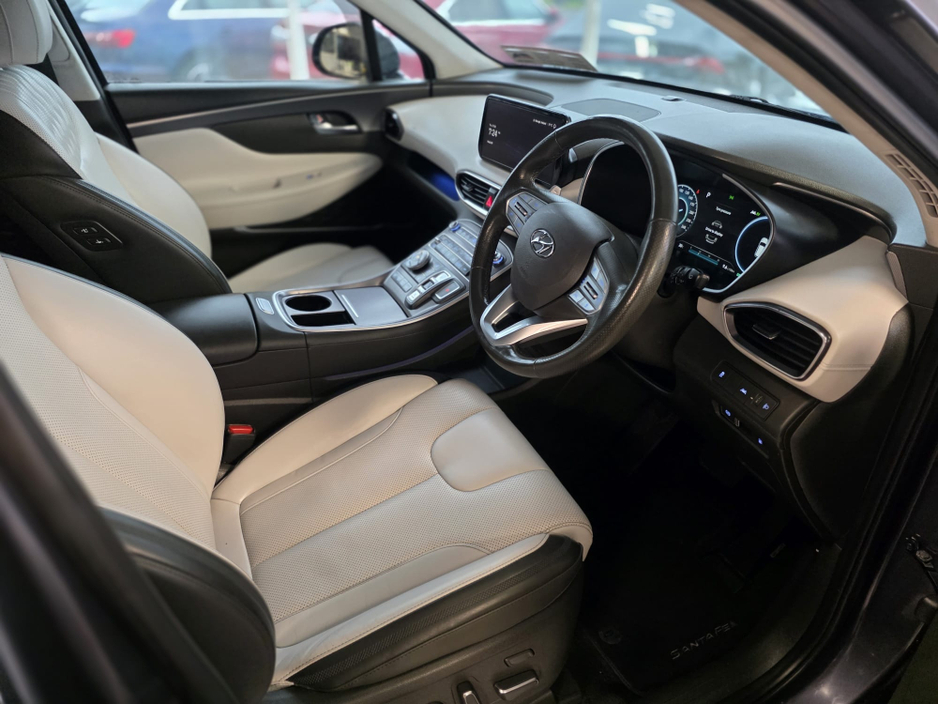 2022 Hyundai Santa Fe 1.6L Petrol Plug-in Hybrid For Sale Images