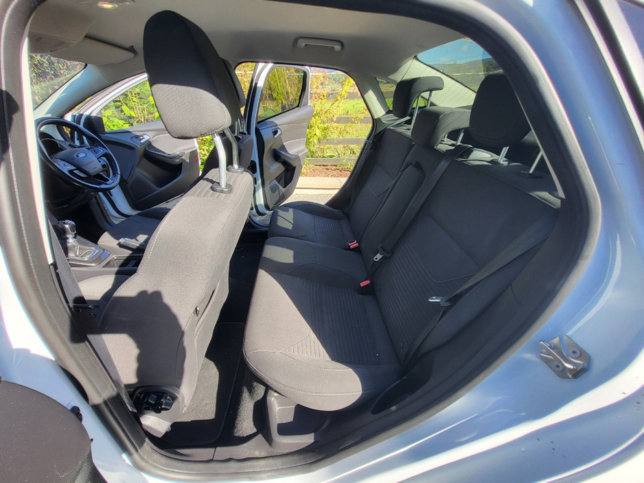 Ford Focus TITANIUM 1.6 TDCI 95PS 4DR — thumbnail 7