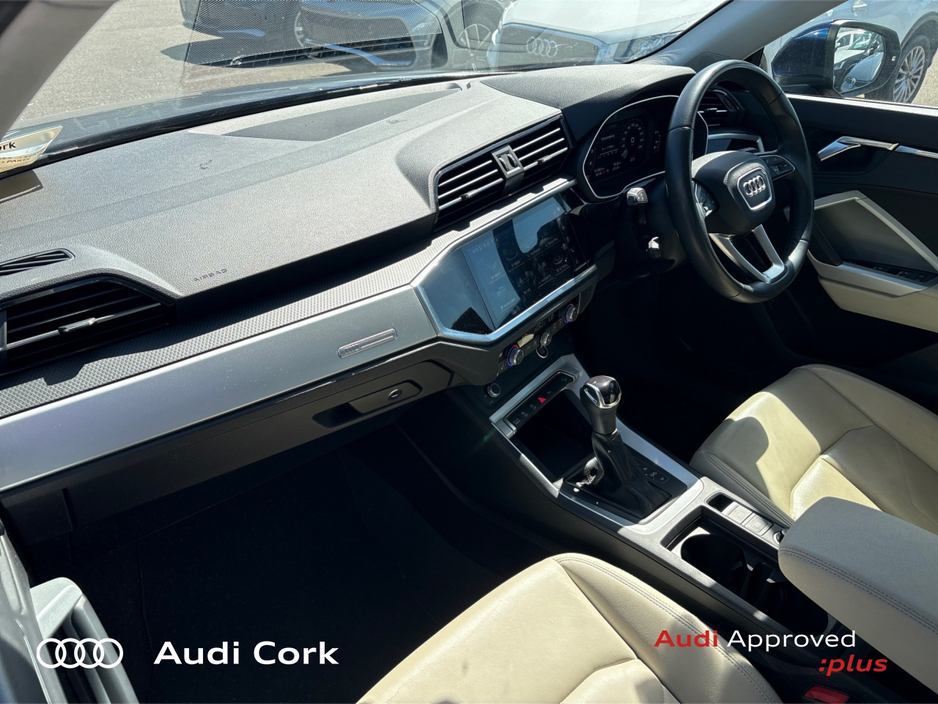 Audi Q3 2.0 35TDI 150BHP SE AUTOMATIC WITH COMFORT PACK, HIGH BEAM ASSIST & AMBIENT LIGHTING — thumbnail 11