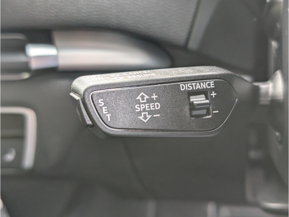 Audi A3 HATCHBACK S-LINE AUTOMATIC 1.4 PETROL //HIGH SPEC//LOW MILES//HALF LEATHER HEATED SEATS//KEYLESS ENTRY//REVERSE CAMERA//ADAPTIVE CRUISE CONTROL// — thumbnail 26