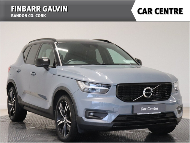 2021 VOLVO XC40