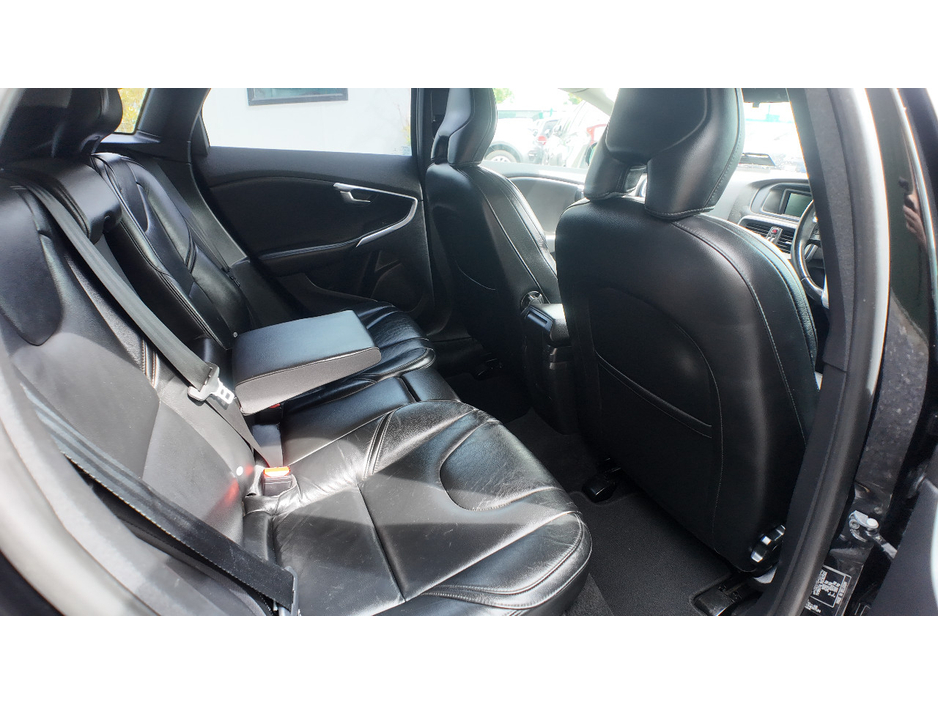 2017 Volvo V40 2L Diesel For Sale Images