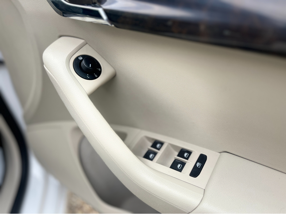 2014 Skoda Octavia 1.4L Petrol For Sale Images