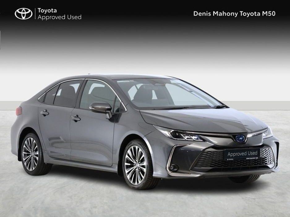 Toyota Corolla Luna Sport Hybrid Saloon