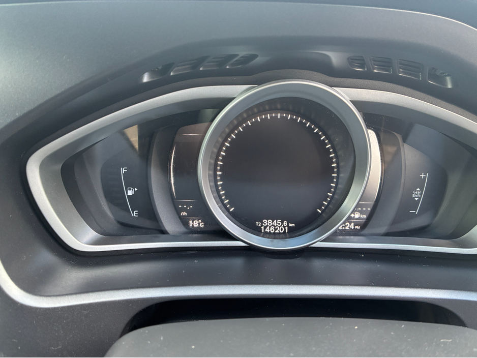 2018 Volvo V40 2L Diesel For Sale Images