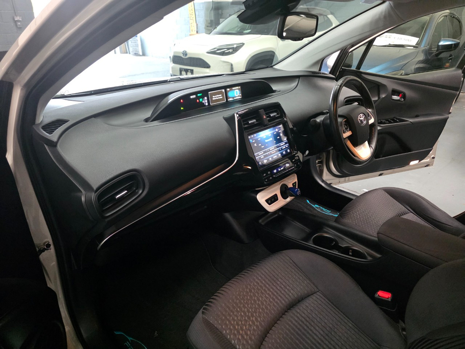 2016 Toyota Prius 1.8L Petrol Hybrid For Sale Images