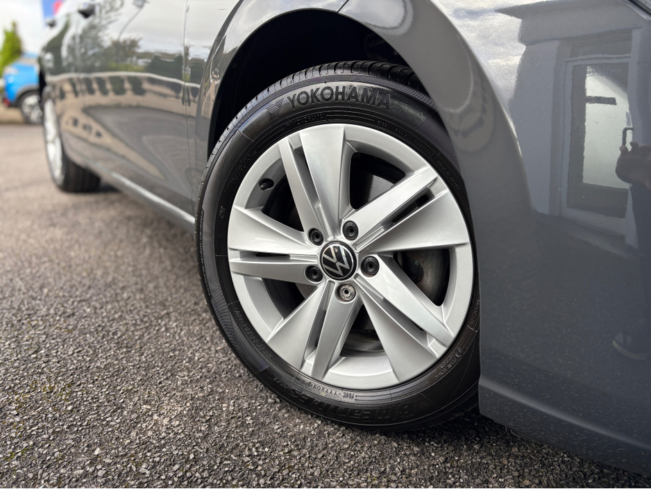 2021 Volkswagen Golf 1L Petrol For Sale Images