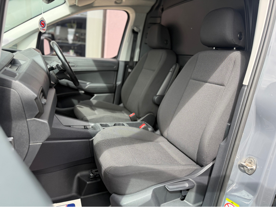 2022 Volkswagen Caddy 2L Diesel For Sale Images