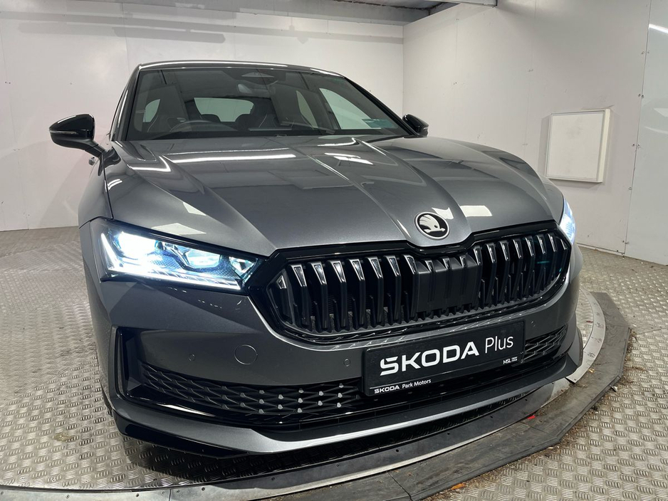 Skoda Superb Sportline DSG 2.0 TDI 150BHP - Reversing Camera - Ambient Lighting - Climate Control - Electric Heated Memory Seats - Keyless Start - Apple CarPlay/Android Auto — thumbnail 20