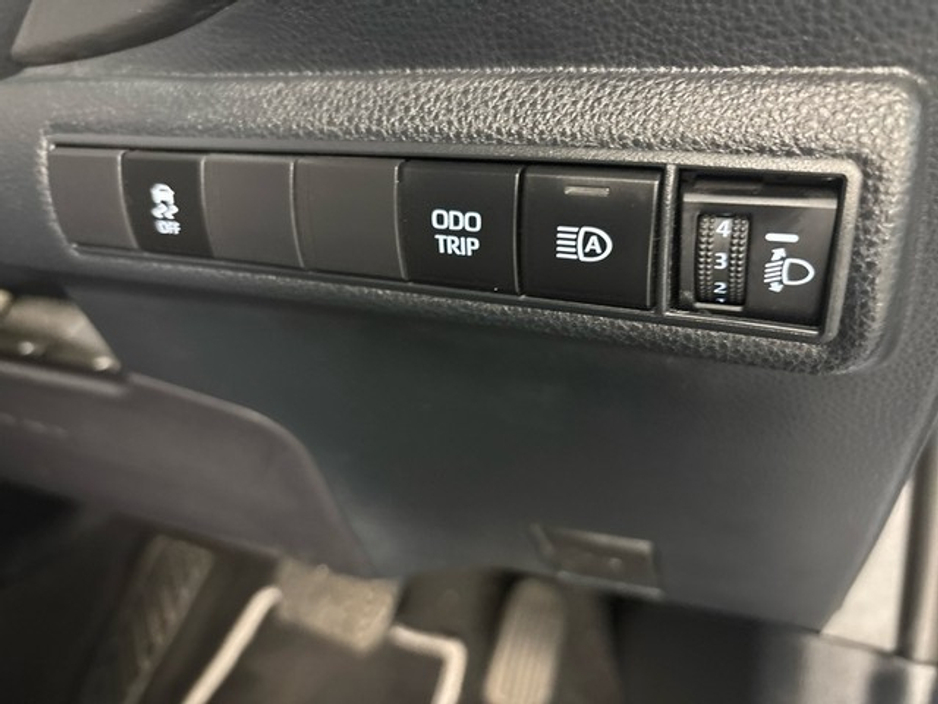 Toyota Corolla LUNA SPORT SALOON 4DR — thumbnail 19