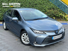 Toyota Corolla LUNA 1.8 HYBRID AUTO // VERY LOW MILEAGE // ADAPTIVE CRUISE CONTROL // LANE ASSIST