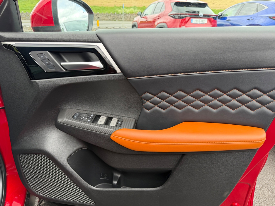 2022 Mitsubishi Outlander 2.4L Petrol Plug-in Hybrid For Sale Images
