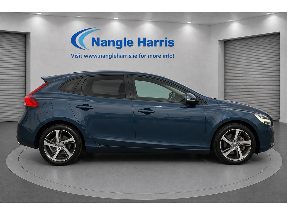 2018 Volvo V40 2L Diesel For Sale Images