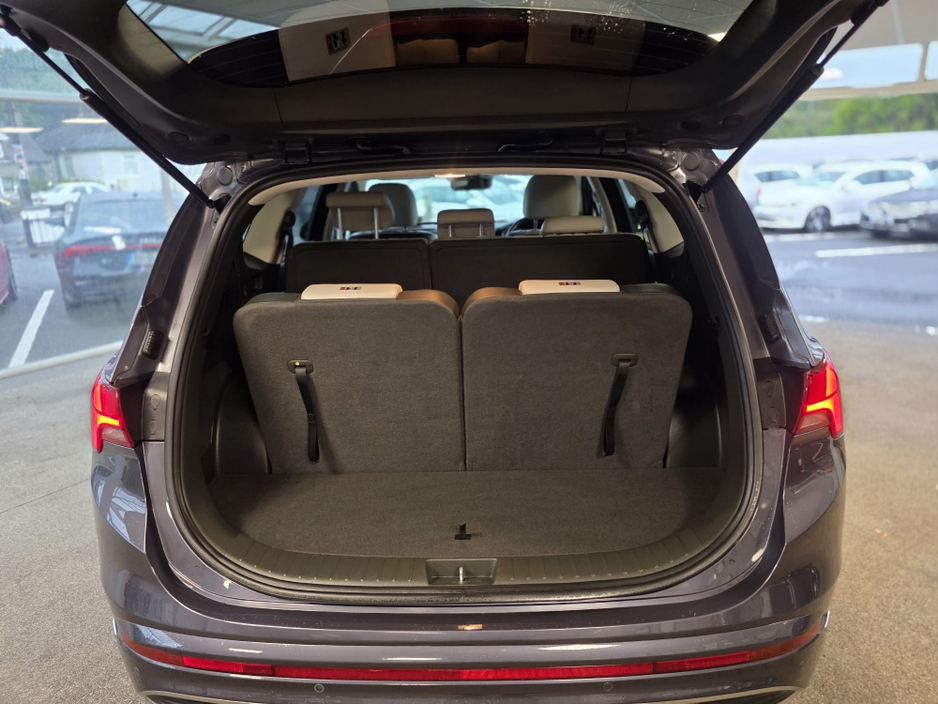 2022 Hyundai Santa Fe 1.6L Petrol Plug-in Hybrid For Sale Images