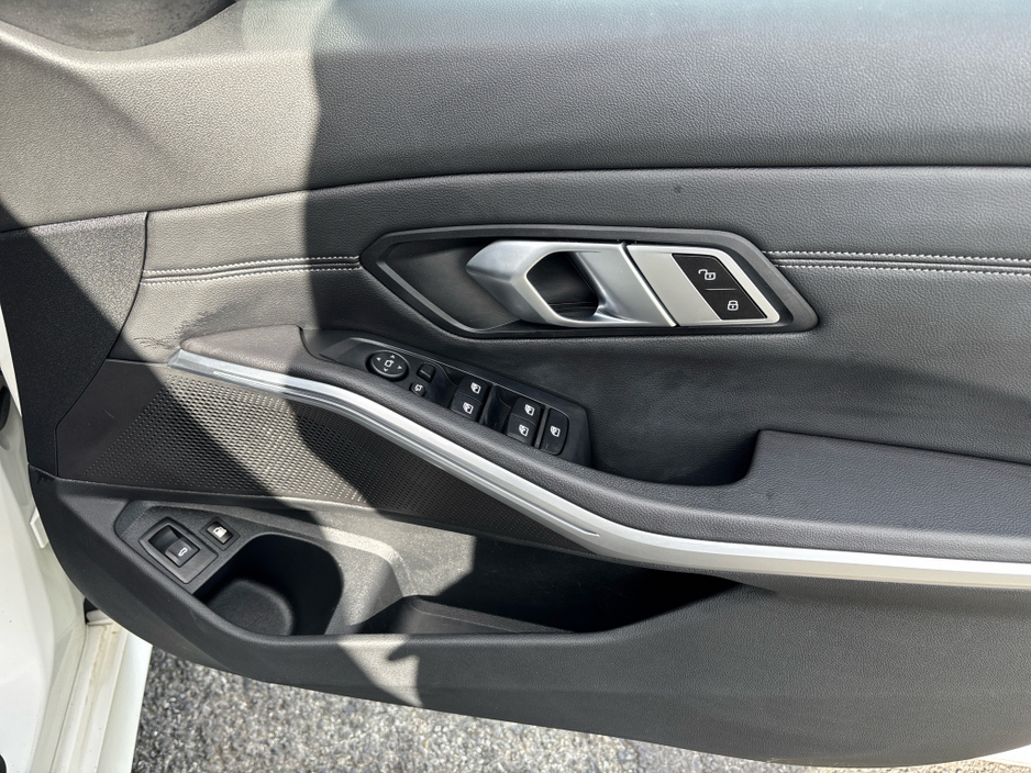 2022 BMW 3 Series 2L Petrol Plug-in Hybrid For Sale Images