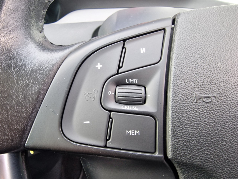 Citroen Grand C4 SpaceTourer 1.6 HDI 118BHP **LOW MILAGE, PAN ROOF, REAR SENSORS** — thumbnail 18