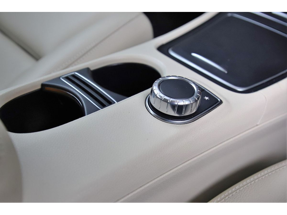 Mercedes-Benz GLA Class GLA 180 *BEIGE LEATHER* — thumbnail 23