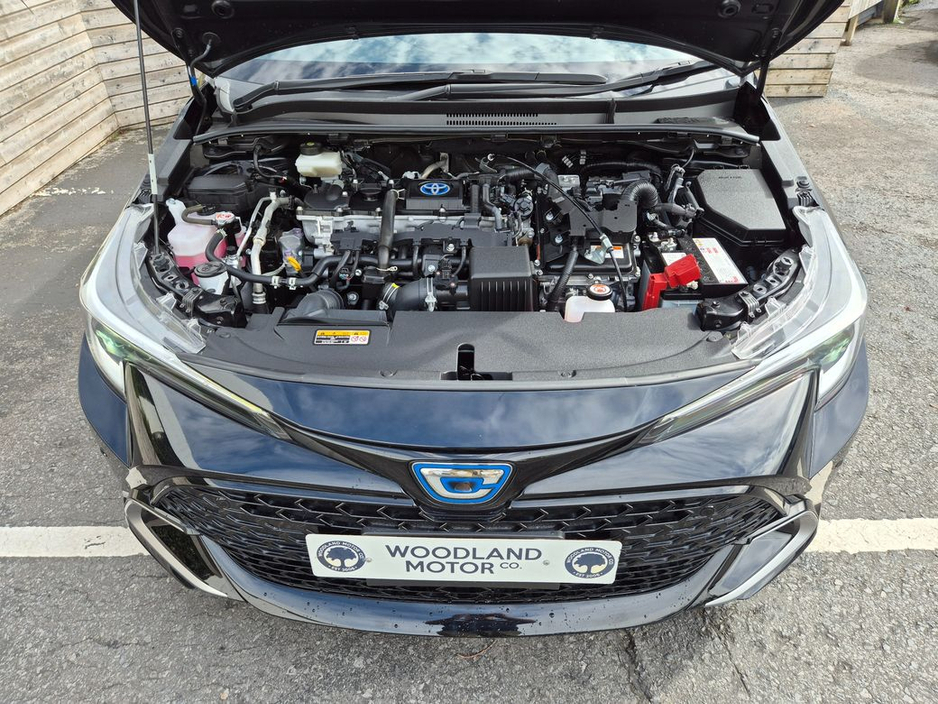 Toyota Corolla 1.8 HYBRID / SPORT SPEC / LOW MILEAGE / TAX €180 — thumbnail 33