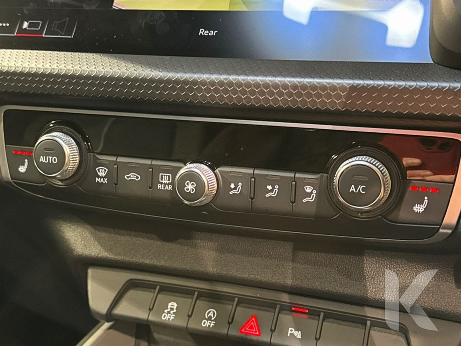 Audi A1 1.0 AUTOMATIC - YELLOW/BLACK 2 TONE - CRUISE CONTROL - REAR CAMERA — thumbnail 17
