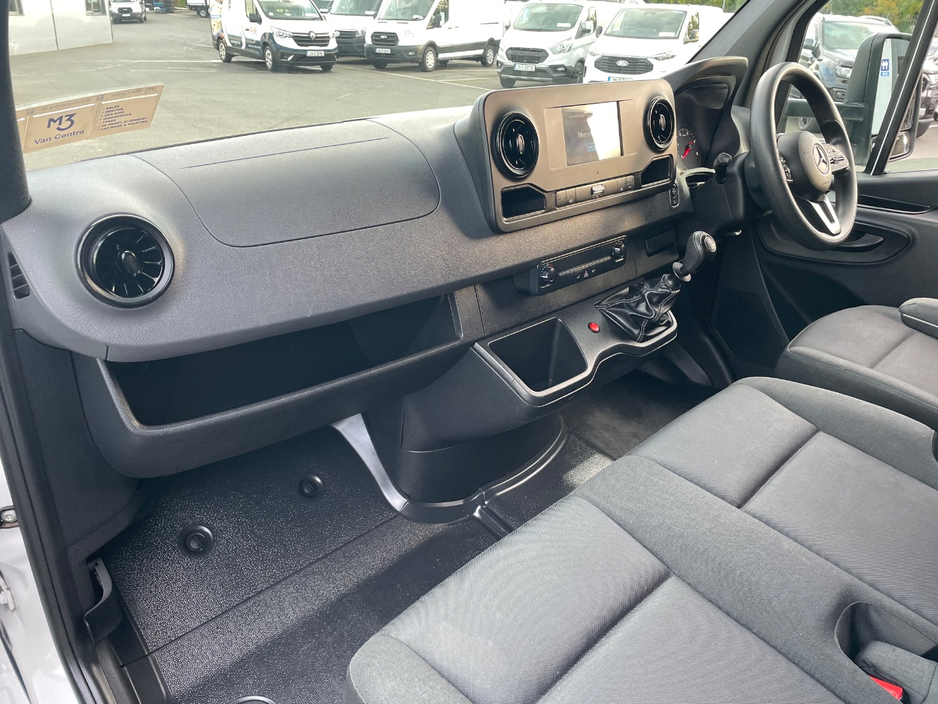 2023 Mercedes-Benz Sprinter 2L Diesel For Sale Images