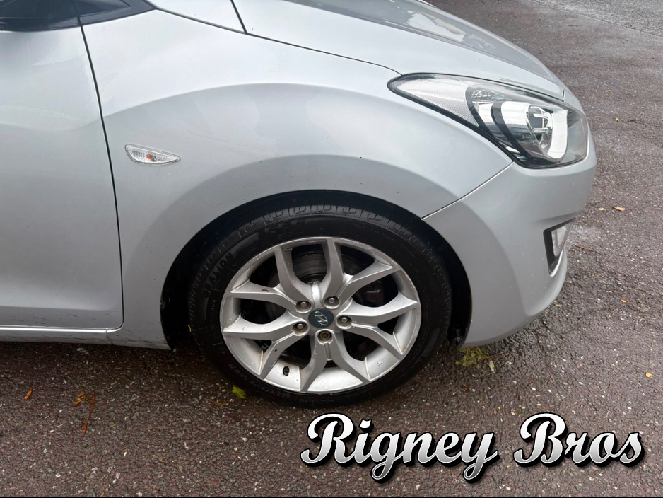 2015 Hyundai i30 1.6L Diesel For Sale Images