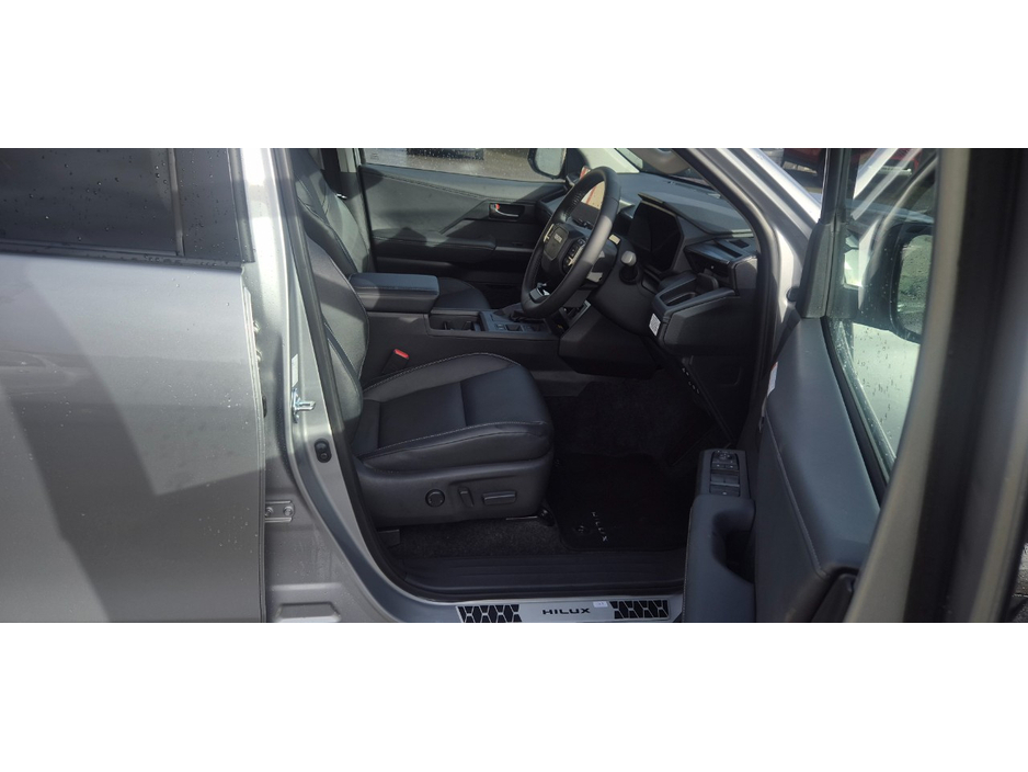 2026 Toyota Hilux 2.8L Diesel For Sale Images