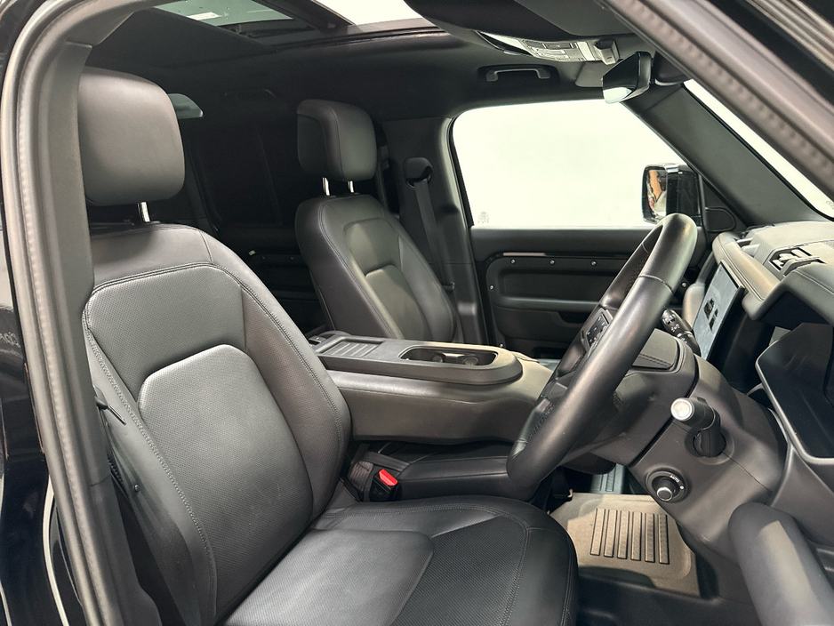 2025 Land Rover Defender 3L Diesel For Sale Images