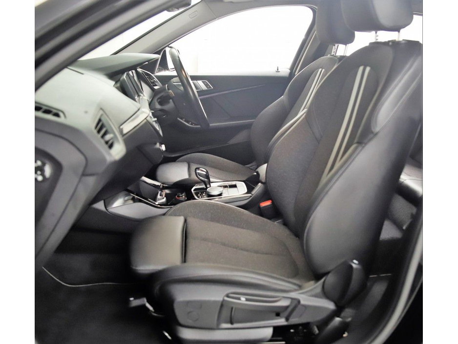 BMW 1 Series 118I SE SPORT *HALF LEATHER SPORT SEATS* — thumbnail 15