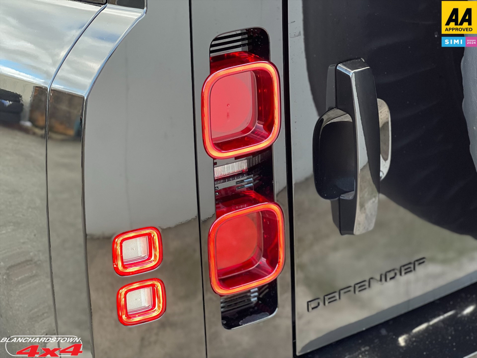 2025 Land Rover Defender 3.0L Diesel For Sale Images