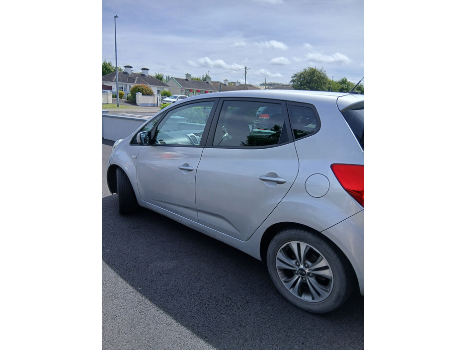 Kia Venga 1.4 ELITE DIESEL 5DR — thumbnail 3