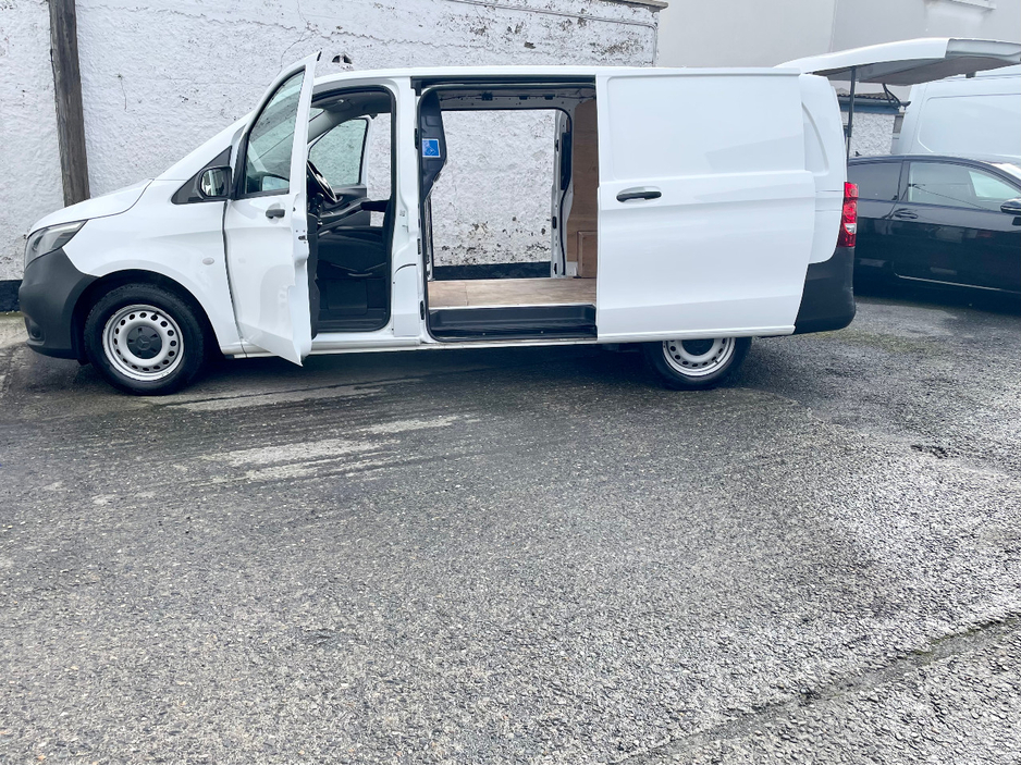 2023 Mercedes-Benz Vito 2L Diesel For Sale Images